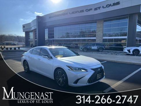 Used 2025 Lexus ES 300h w/ Premium Package image 1