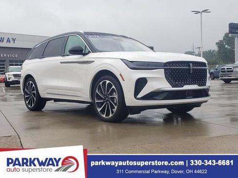 Used 2024 Lincoln Nautilus Black Label AWD/4WD image 1