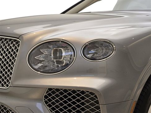 Certified 2022 Bentley Bentayga V8 image 5