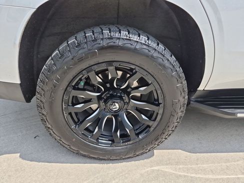Used 2021 Chevrolet Tahoe High Country AWD/4WD image 13