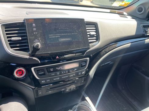 Used 2021 Honda Pilot Touring image 24