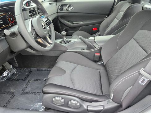 Used 2025 Nissan Z Performance w/ Floor Mat Package RWD image 11