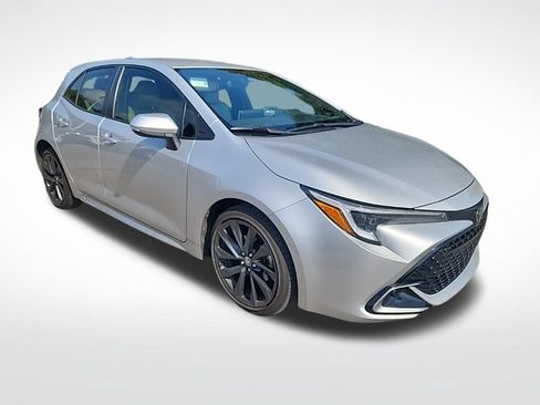 Used 2023 Toyota Corolla XSE FWD image 3