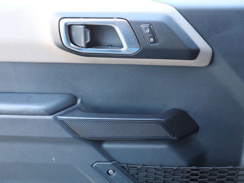 Used 2024 Ford Bronco Wildtrak image 12