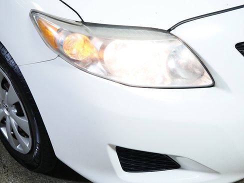Used 2010 Toyota Corolla LE image 16