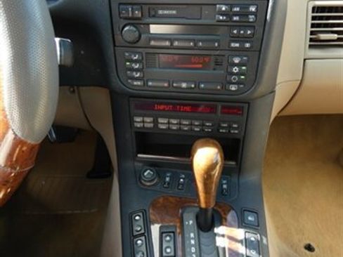 Used 1997 BMW 328i Convertible image 27