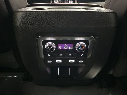 Used 2024 GMC Yukon Denali Ultimate image 20