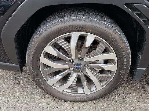 Used 2025 Subaru Forester Touring image 8