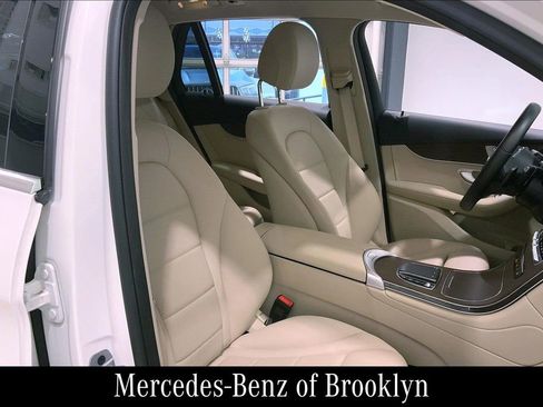 Certified 2022 Mercedes-Benz GLC 300 4MATIC image 10