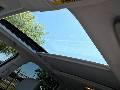 Used 2017 Subaru Forester 2.5i Premium AWD/4WD image 13