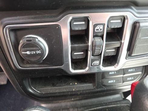 Used 2023 Jeep Wrangler Unlimited w/ Cold Weather Group AWD/4WD image 17