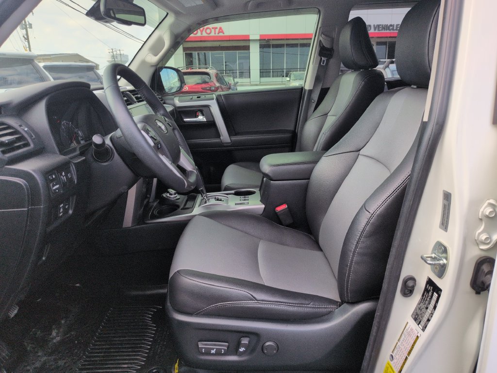 Certified 2022 Toyota 4Runner SR5 Premium w/ Moonroof Package AWD/4WD image 9