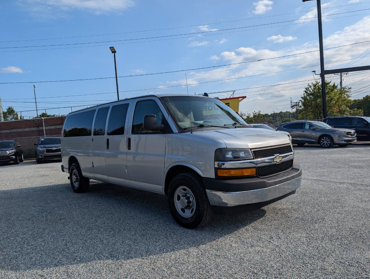 Used 2017 Chevrolet Express 3500 LT w/ LT Preferred Equipment Group RWD image 3