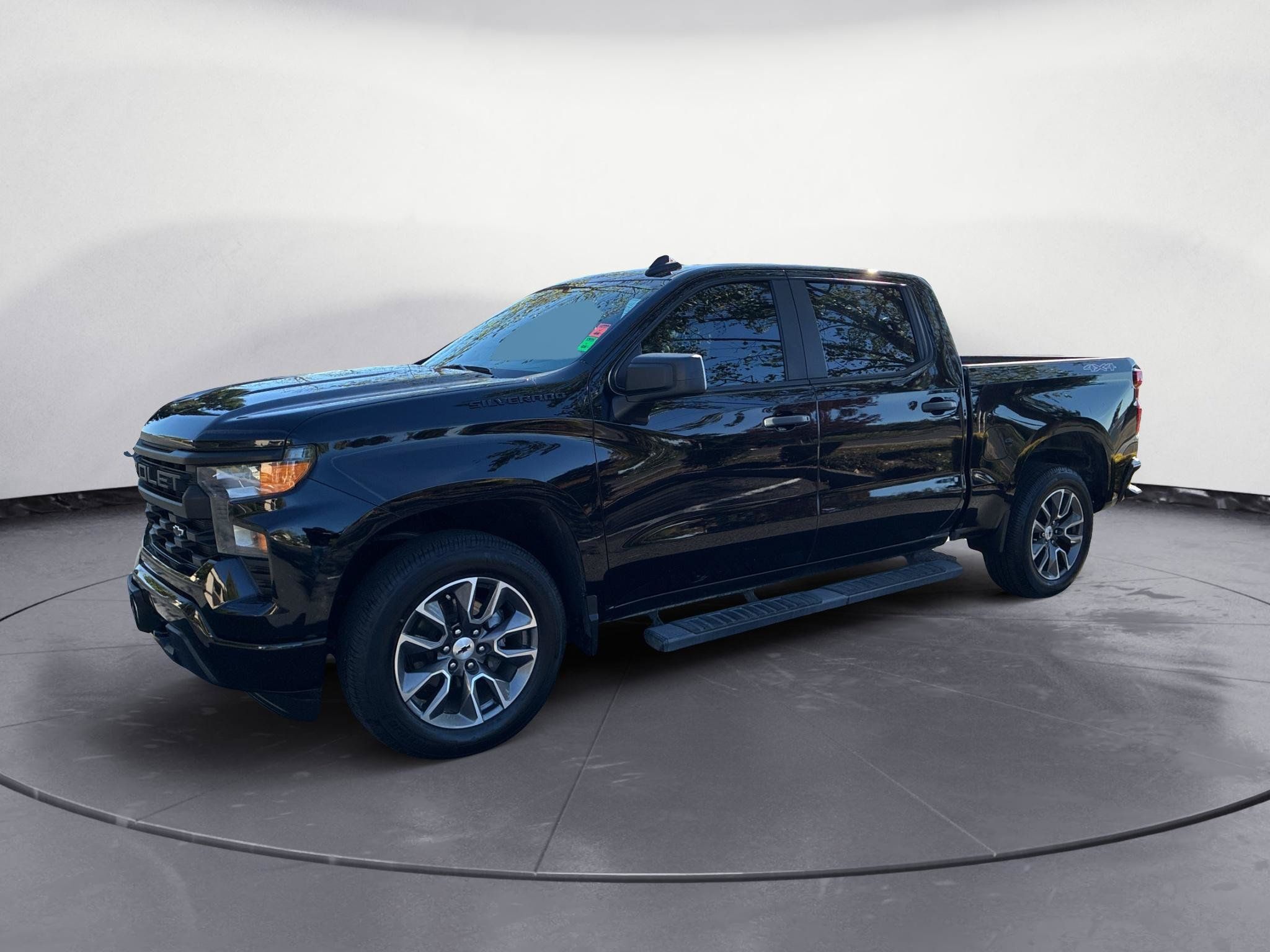 Used 2023 Chevrolet Silverado 1500 Custom w/ LPO, Dark Essentials Package AWD/4WD image 3