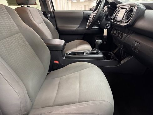 Used 2019 Toyota Tacoma SR image 11