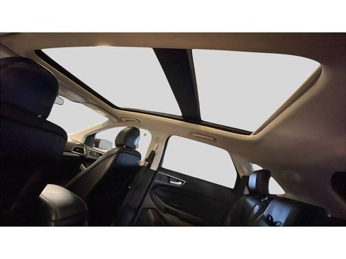 Used 2019 Ford Edge Titanium w/ Equipment Group 301A image 15