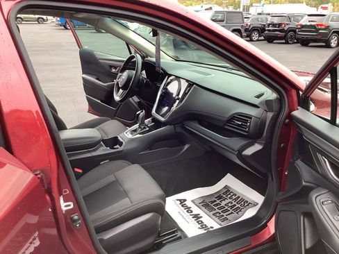 Used 2022 Subaru Outback Premium image 10