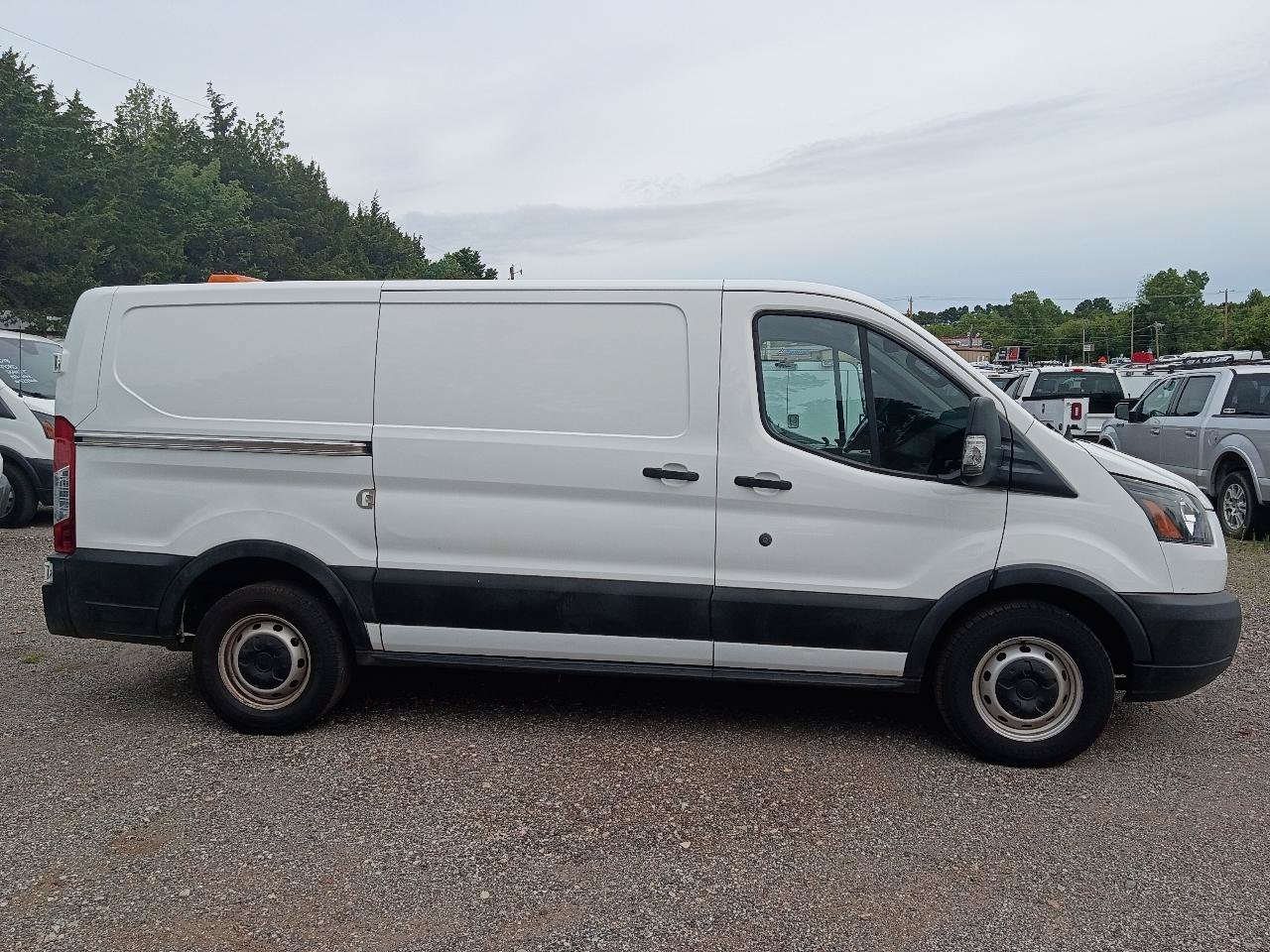 Used 2019 Ford Transit 150 130 Low Roof RWD image 4