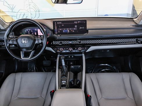 Used 2023 Honda Accord Touring image 12