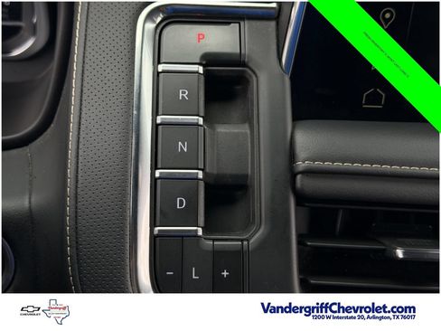 Used 2024 GMC Yukon XL SLT RWD image 19