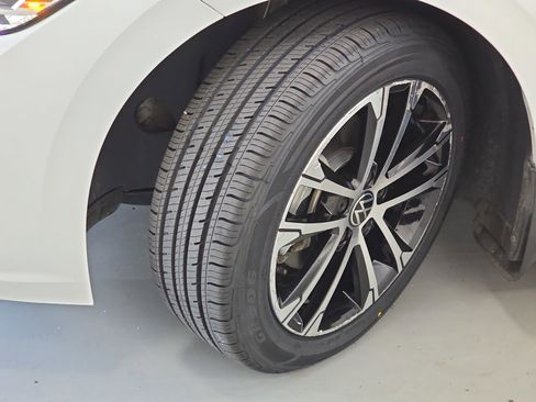 Used 2023 Volkswagen Jetta Sport FWD image 31