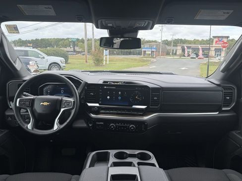 Used 2025 Chevrolet Silverado 2500 LT w/ Z71 Chrome Sport Edition image 41