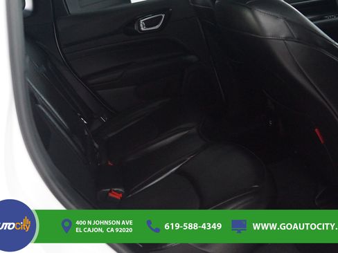 Used 2023 Jeep Compass Trailhawk AWD/4WD image 15