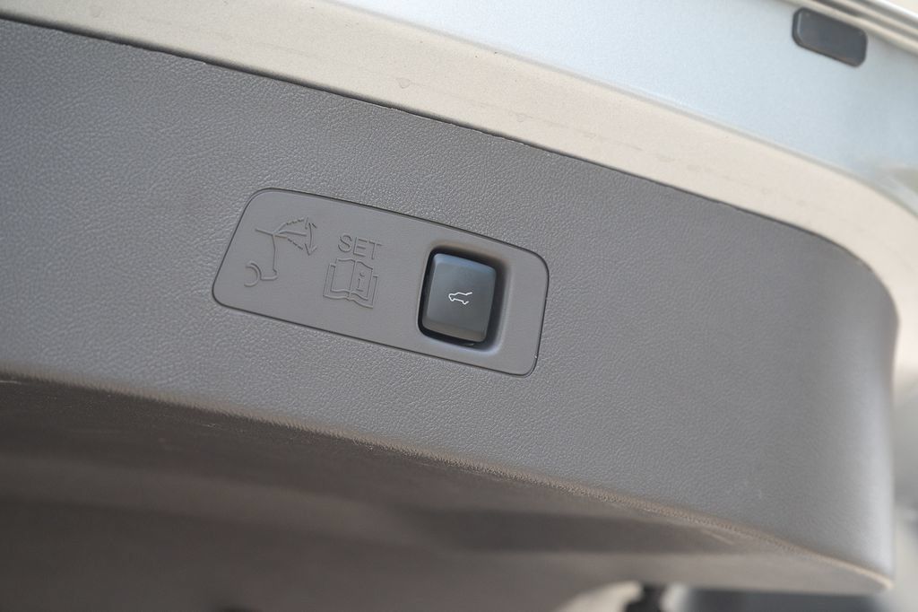 Used 2024 Lincoln Corsair Reserve w/ Equipment Group 201A FWD image 41