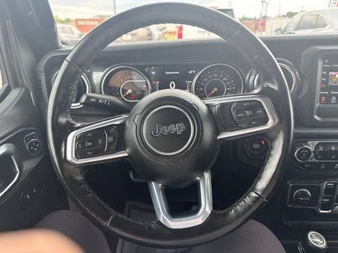 Used 2021 Jeep Wrangler Unlimited Sahara AWD/4WD image 21