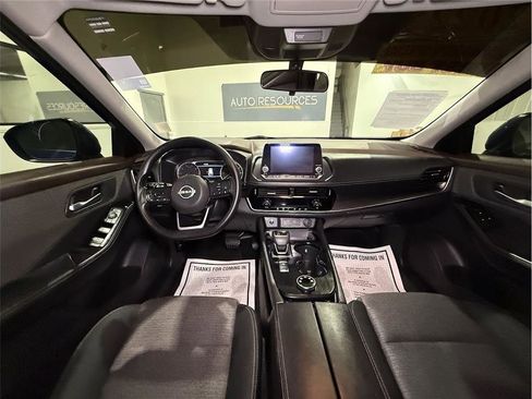 Used 2022 Nissan Rogue SV image 26