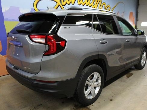 Used 2023 GMC Terrain SLE w/ Driver Convenience Package AWD/4WD image 4