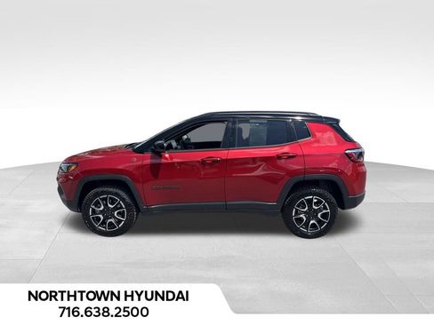 Used 2026 Jeep Compass Trailhawk AWD/4WD image 9
