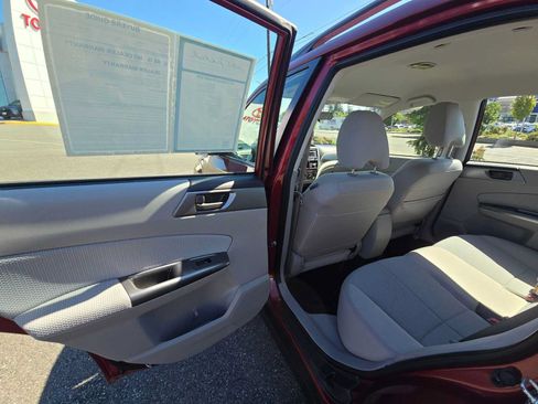 Used 2012 Subaru Forester 2.5X w/ Alloy Wheel Pkg AWD/4WD image 15
