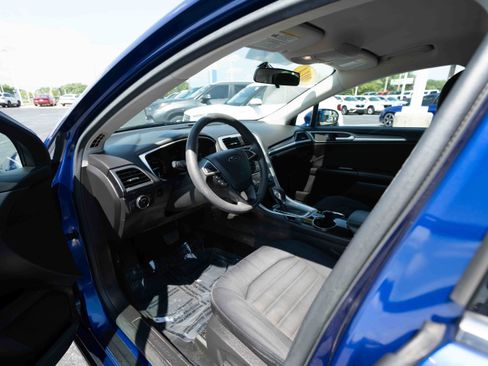 Used 2014 Ford Fusion SE FWD image 8