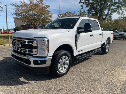 Used 2024 Ford F250 XLT image 4