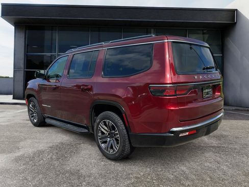 Used 2024 Jeep Wagoneer Series II w/ Flexible Seating Group RWD image 5