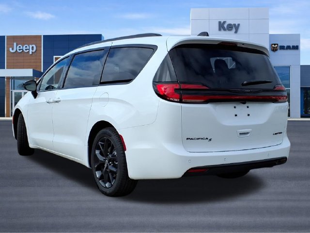 New 2026 Chrysler Pacifica Limited w/ S Appearance Package FWD image 5
