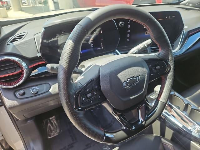 Used 2026 Chevrolet Trax RS FWD image 11