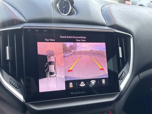 Used 2023 Maserati Ghibli Modena image 10