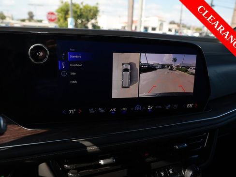 Used 2025 Chevrolet Suburban Premier image 20