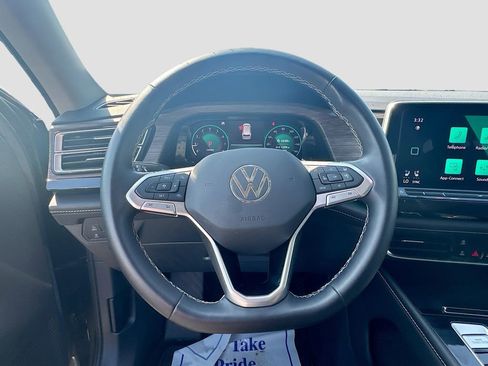 Used 2024 Volkswagen Atlas SEL AWD/4WD image 11