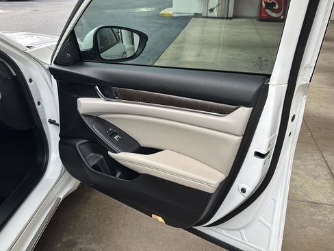 Used 2021 Honda Accord EX-L image 12
