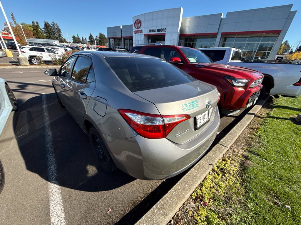 Used 2015 Toyota Corolla LE FWD image 7