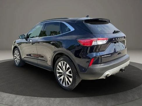 Used 2021 Ford Escape Titanium w/ Class II Trailer Tow Package AWD/4WD image 4