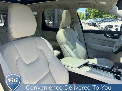 Certified 2025 Volvo XC60 T8 Plus w/ Climate Package AWD/4WD image 28