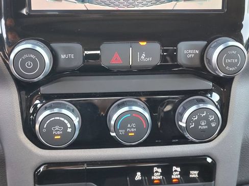 Used 2025 RAM 1500 Big Horn AWD/4WD image 16