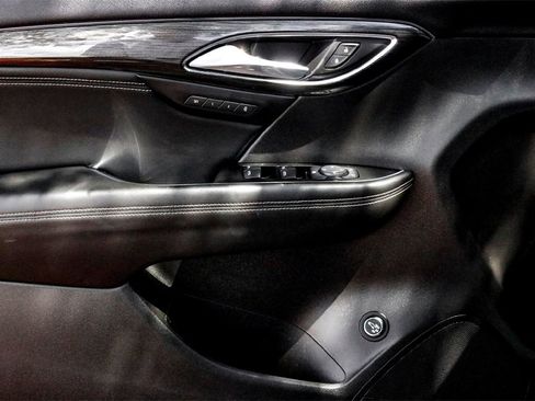 Used 2023 Buick Envision Essence image 10
