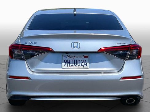 Used 2023 Honda Civic Sport image 4