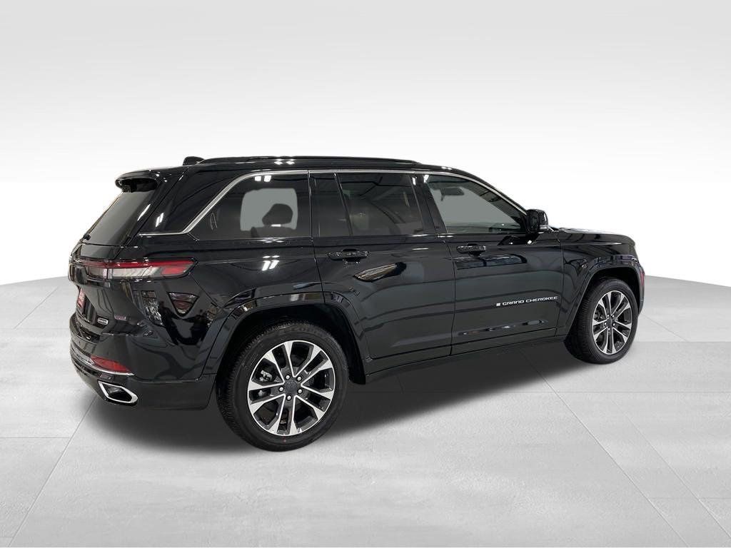 Used 2024 Jeep Grand Cherokee Overland w/ Advanced Protech Group III AWD/4WD image 4