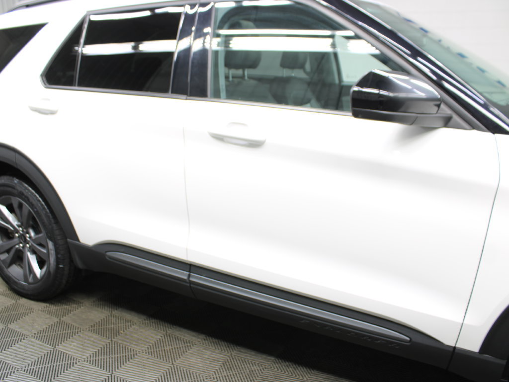 Used 2023 Ford Explorer XLT w/ XLT Sport Appearance Package AWD/4WD image 37